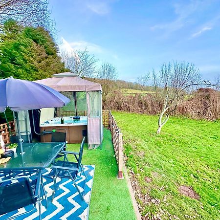 Three Bedroom Rural, Relaxing And Peaceful,Dogs Welcome! With Cymru Holidays Abergavenny Exterior foto