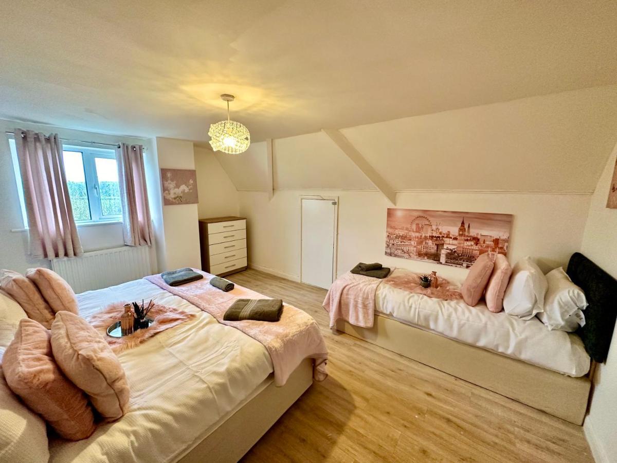 Three Bedroom Rural, Relaxing And Peaceful,Dogs Welcome! With Cymru Holidays Abergavenny Exterior foto
