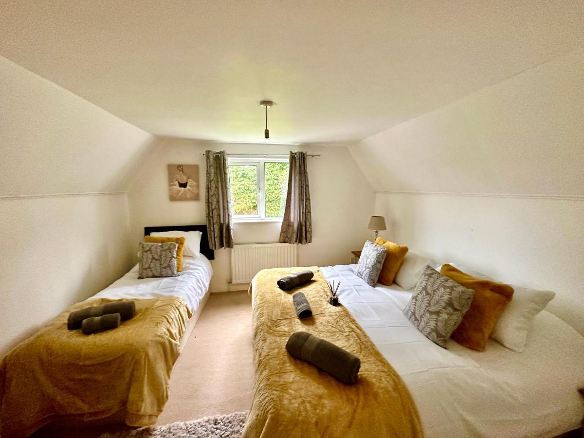 Three Bedroom Rural, Relaxing And Peaceful,Dogs Welcome! With Cymru Holidays Abergavenny Exterior foto
