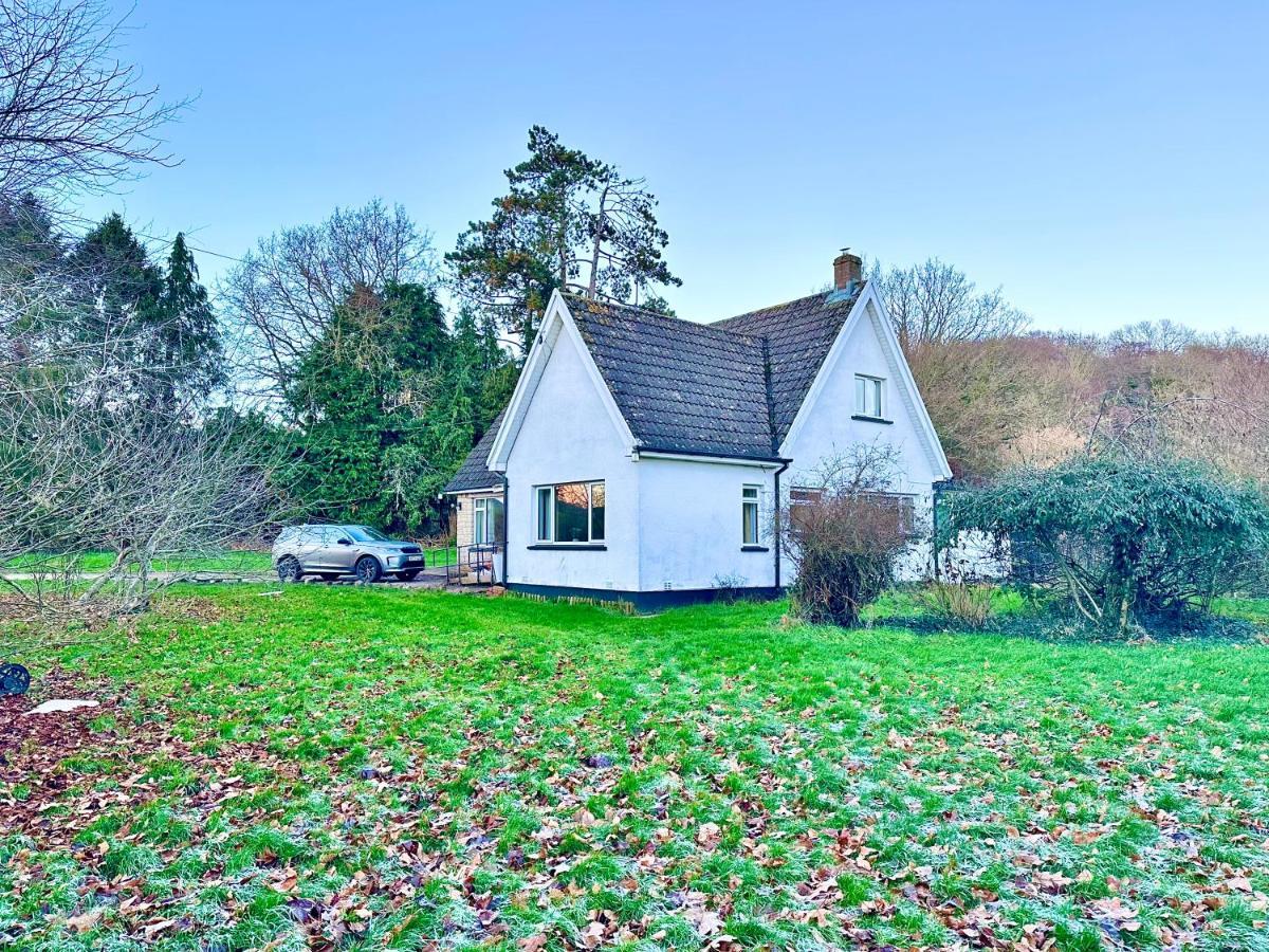 Three Bedroom Rural, Relaxing And Peaceful,Dogs Welcome! With Cymru Holidays Abergavenny Exterior foto