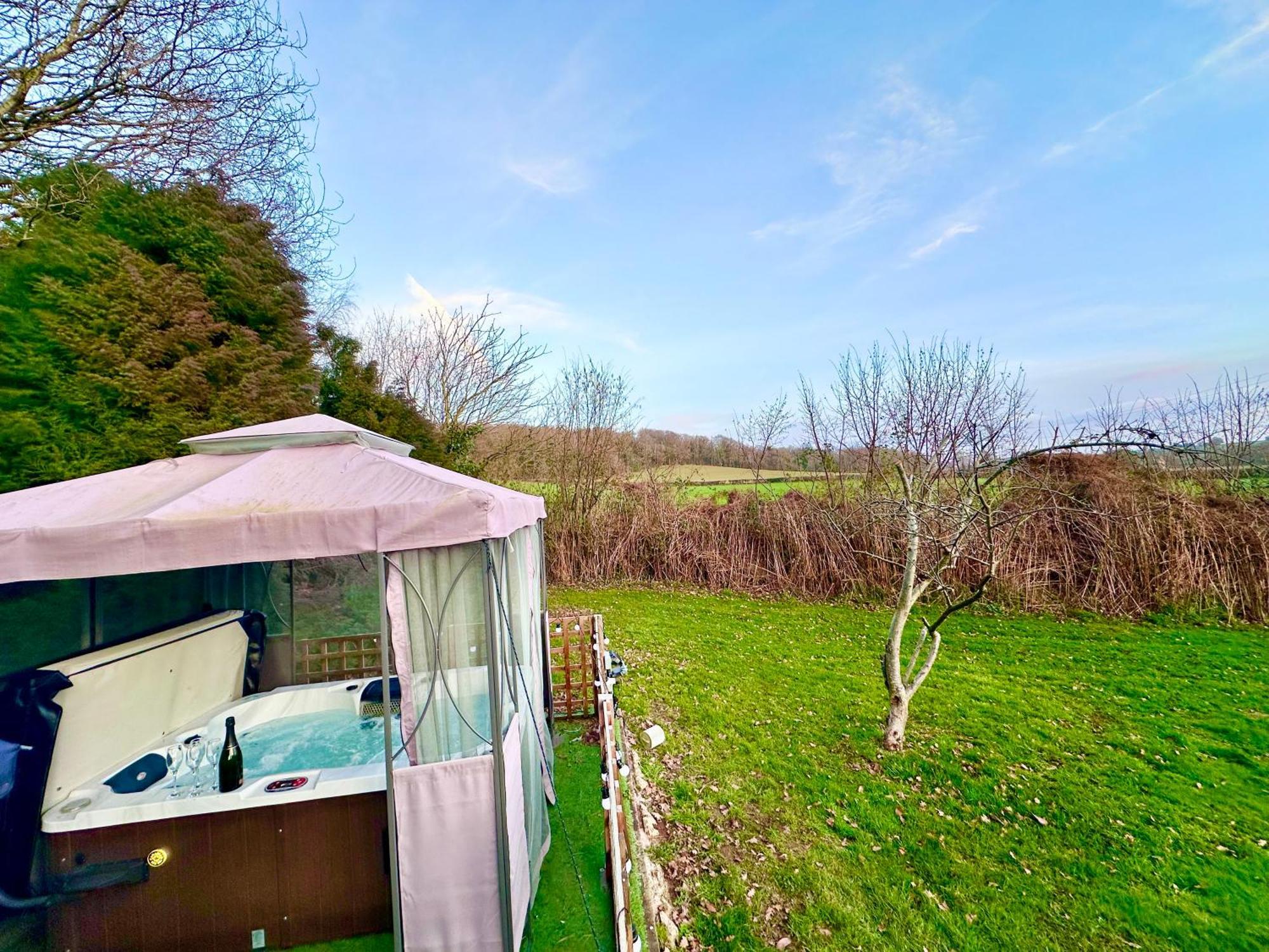 Three Bedroom Rural, Relaxing And Peaceful,Dogs Welcome! With Cymru Holidays Abergavenny Exterior foto